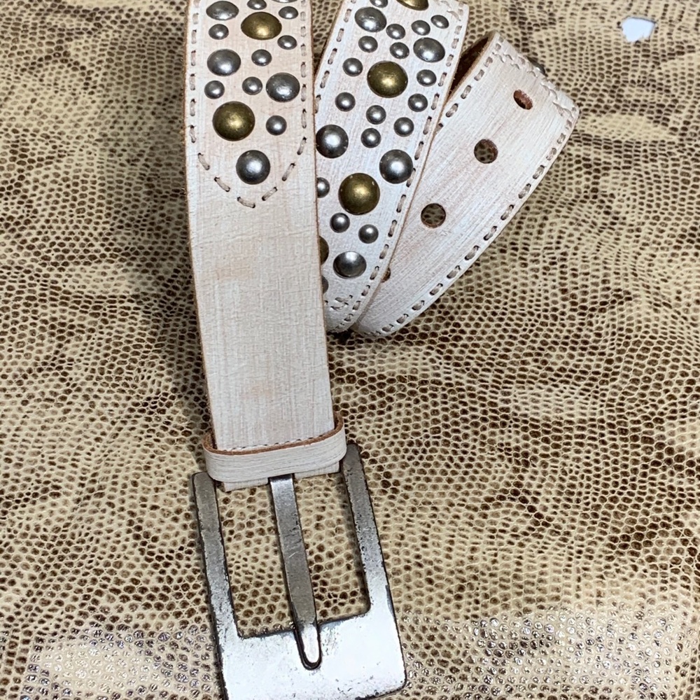 Streets ahead leather belt